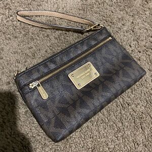 Michael Kors wristlet
